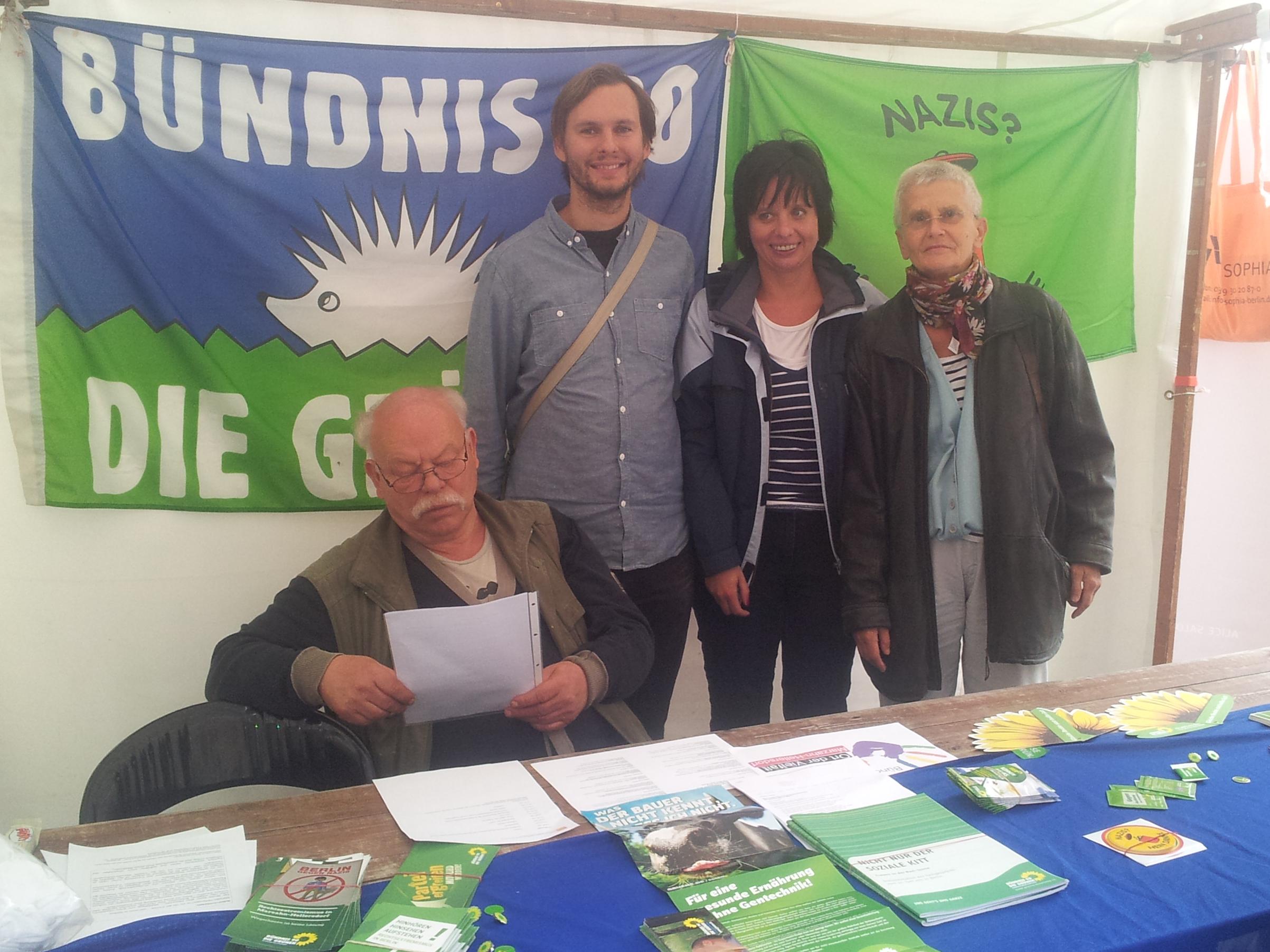 Bündnisgrüner Infostand bei Schöner Leben ohne Nazis 2015 in Hellersdorf