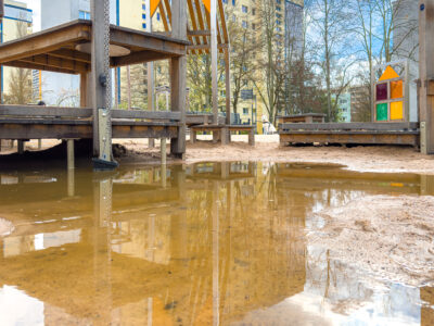 Spielplatz unter Wasser